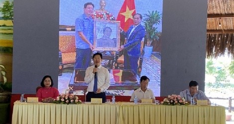 Phó chủ tịch UBND tỉnh Đồng Tháp, Trưởng ban tổ chức Lễ hội Sen Đồng Tháp lần 2/2024 phát biểu khai mạc Họp báo