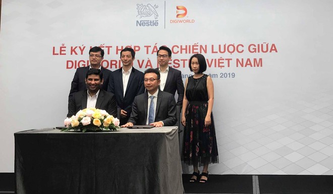 Digiworld và Nestlé Việt Nam vừa ký kết hợp tác chiến lược phát triển thị trường cho sản phẩm dinh dưỡng y học