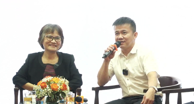 Ông Nguyễn Tâm Thịnh, Chủ tịch Trung Nam Group trao đổi với các nhà đầu tư chiều 26/10 tại Hà Nội.