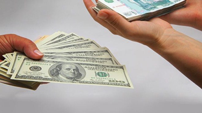 Nga thừa nhận đã bơm hơn 4 tỷ USD để cứu đồng Rúp