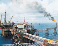 Nhà máy lọc dầu Dung Quất trước mắt sẽ chủ yếu sử dụng nguồn dầu thô trong nước.