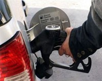 Bất chấp quyết định cắt giảm sản lượng của OPEC, giá dầu vẫn giảm - Ảnh: AFP