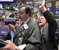 Kết thúc quý 2, chỉ số S&P 500 tiến thêm 15,2% và chỉ số Dow Jones tăng 11% - Ảnh: AP.