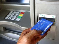 Việc phát triển hệ thống thẻ ATM chưa giải quyết được vấn đề thanh toán không dùng tiền mặt