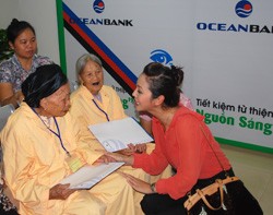 OceanBank hỗ trợ phẫu thuật mắt cho bệnh nhân nghèo Hải Dương