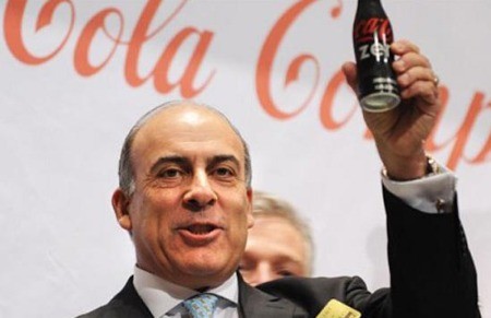 Ông Muhtar Kent, Giám đốc điều hành (CEO) của hãng đồ uống Coca-Cola.