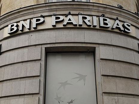 S&P hạ xếp hạng ngân hàng BNP Paribas