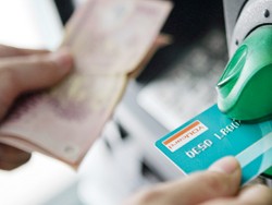 Việc khan tiền mặt tại ATM dịp cuối năm đã trở thành căn bệnh kinh niên