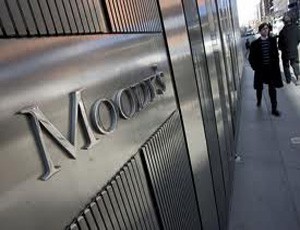 Moody’s hạ xếp hạng tín dụng ngân hàng lớn của châu Âu