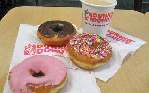 Dunkin Donuts hiện có hơn 10.000 nhà hàng tại 32 quốc gia trên thế giới, bao gồm hơn 1.450 cửa hiệu ở khu vực Đông Nam Á.