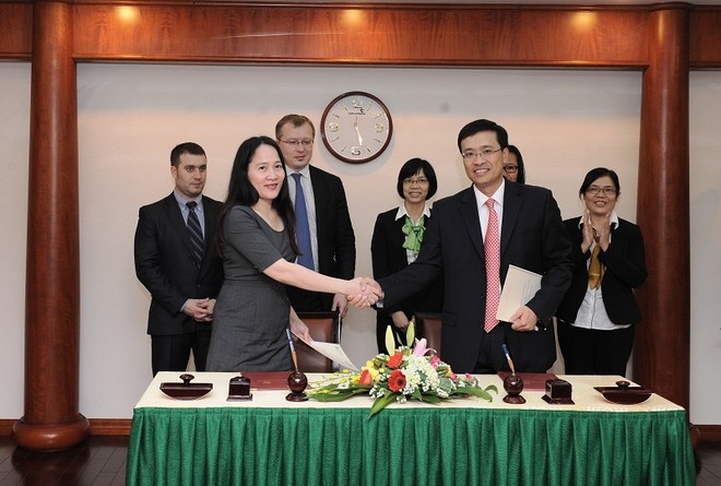 Vietcombank ký kết hợp tác với IIB