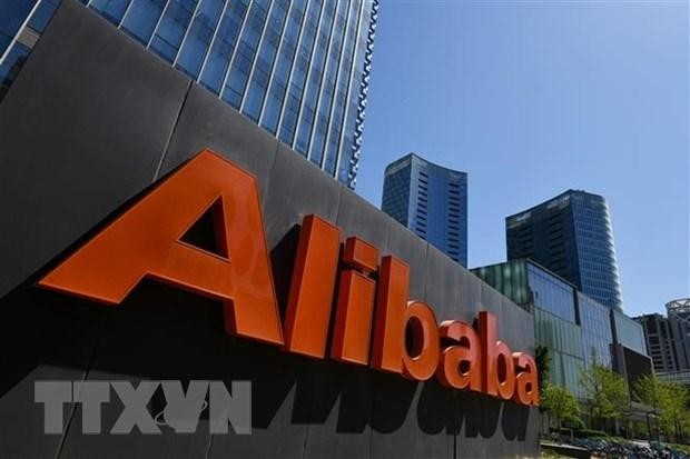 Biểu tượng Alibaba tại văn phòng của tập đoàn ở Bắc Kinh, Trung Quốc. (Ảnh: AFP/TTXVN).