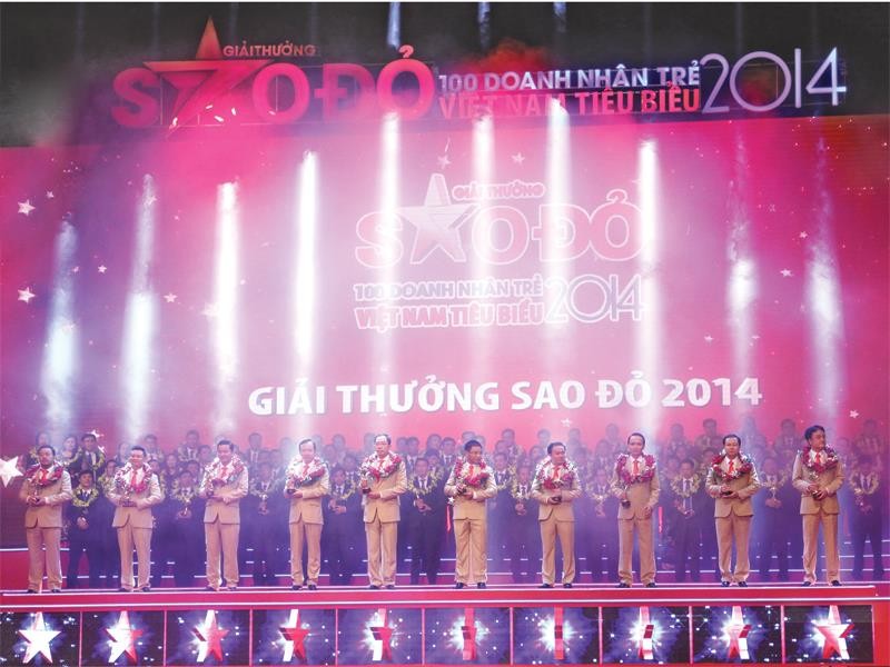 Trao Giải thưởng Sao Đỏ - Doanh nhân trẻ Việt Nam tiêu biểu 2017: Doanh nhân thời đại