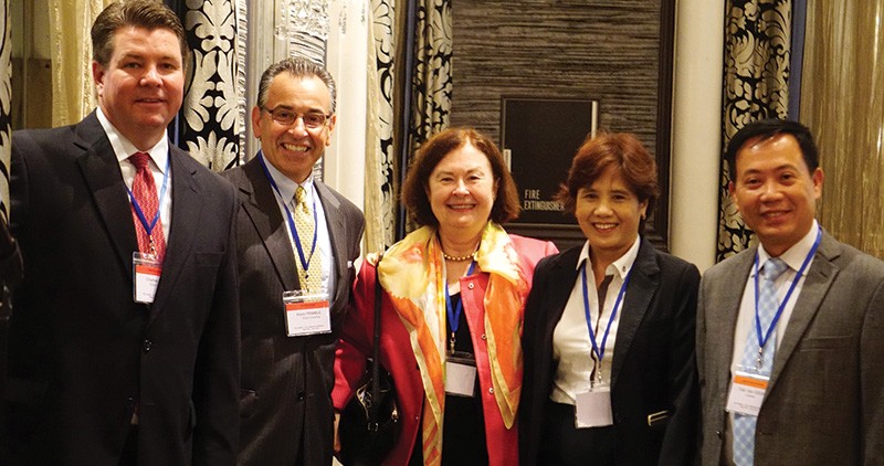 Chủ tịch VSD và Chủ tịch HNX gặp những người bạn Mỹ tại hội nghị xúc tiến đầu tư tại New York, tháng 7/2015
