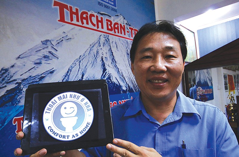 Ông Nguyễn Hồng Sơn, Chủ tịch HĐQT kiêm Giám đốc Công ty cổ phần Thạch Bàn miền Trung, Phó ban thường trực Dự án Xã hội hoá nhà vệ sinh cộng đồng "Thoải mái như ở nhà"