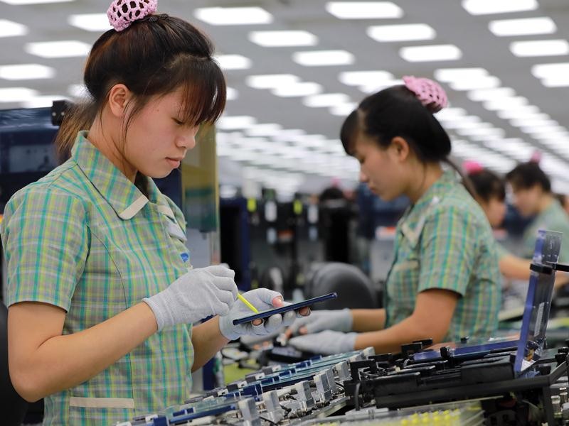 Sản xuất điện thoại tại Nhà máy Samsung Thái Nguyên. Ảnh: Đức Thanh