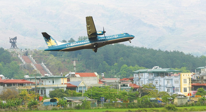 Việt Nam hiện mới có 3 hãng hàng không phục vụ vận chuyển du lịch (Trong ảnh: Hãng hàng không Vietnam Airlines)