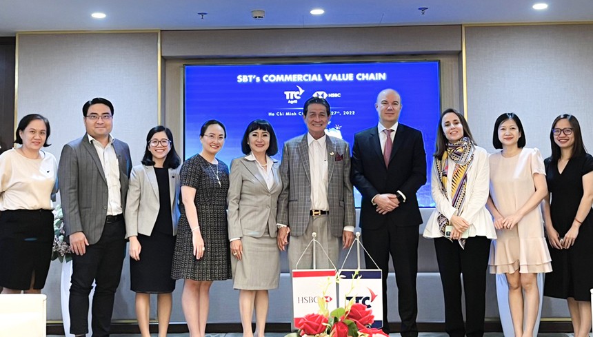 HSBC cũng là đối tác chiến lược trong nhiều năm của TTC AgriS không chỉ tại Việt Nam mà còn mở rộng sang các thị trường quốc tế như Singapore, Úc...