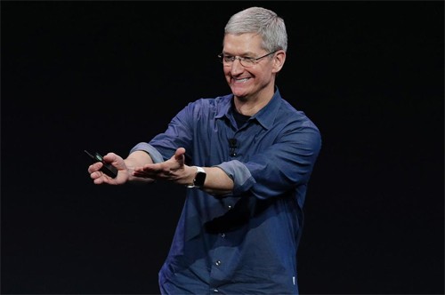 Tim Cook trong khoảnh khắc giới thiệu Apple Watch năm 2014. 