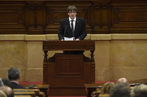 Lãnh đạo Catalonia hôm 10/10 phát biểu trước quốc hội khu vực ở Barcelona, Tây Ban Nha. Ảnh: AFP.