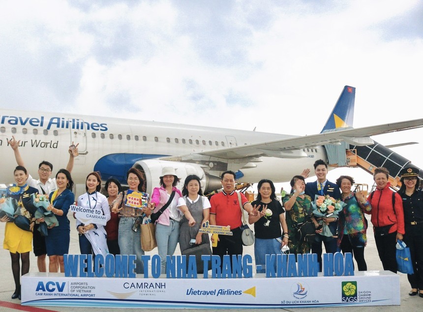 220 hành khách từ Macao đến Nha Trang trên chuyến chater của Vietravel Airlines.