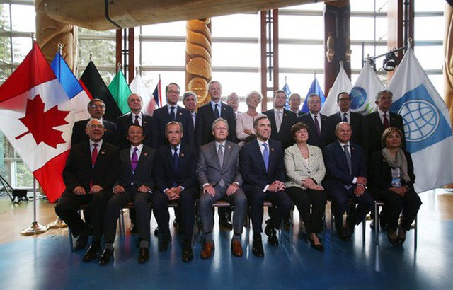 Các lãnh đạo chụp hình tập thể tại cuộc họp G7 ở Whistler, bang British Columbia, Canada. Ảnh: Reuters.