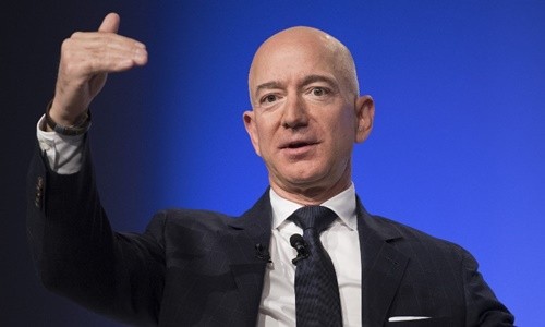 Jeff Bezos - ông chủ đại gia bán lẻ Amazon. Ảnh: AFP.