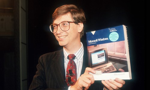 Bill Gates năm 1990. Ảnh: biography.