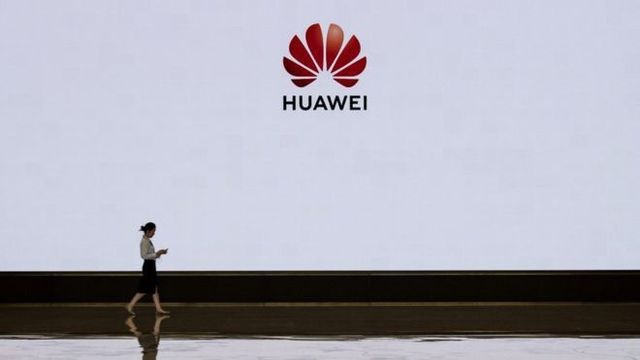 Trung Quốc chỉ trích Mỹ khi “liệt” 5 hãng công nghệ nước này vào “danh sách đen“