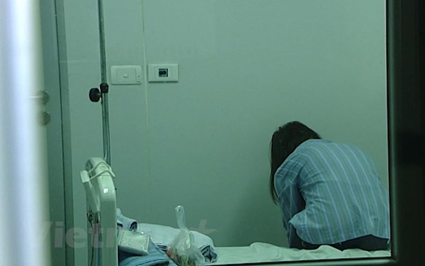 Một bệnh nhân mắc bệnh viêm đường hô hấp cấp do chủng mới của virus corona điều trị tại Bệnh viện Bệnh Nhiệt đới Trung ương. (Ảnh: PV/Vietnam+).