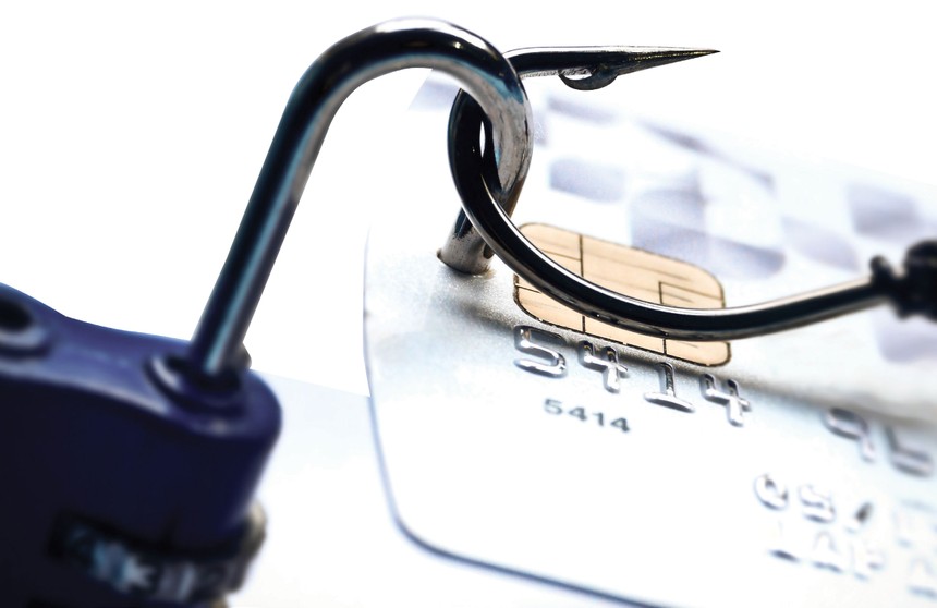 Cần quy định nghiêm ngặt hơn về yêu cầu phải thanh toán không dùng tiền mặt. Ảnh: Shutterstock.