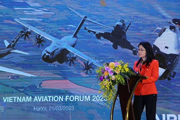 Bà Hoàng Tri Mai, Tổng giám đốc Airbus Việt Nam phát biểu tại Diễn đàn Hàng không Việt Nam ngày 21/3.