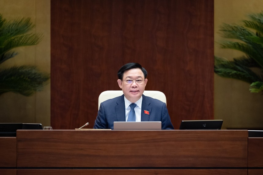 Chủ tịch Quốc hội Vương Đình Huệ điều hành phiên chất vấn (Ảnh Duy Linh)