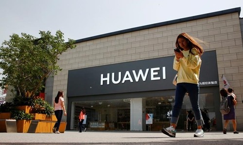 Một cửa hàng Huawei ở Bắc Kinh. Ảnh: Reuters.