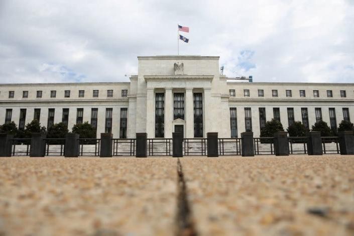 Các điều kiện tài chính nới lỏng đe dọa cuộc chiến chống lạm phát của ngân hàng trung ương