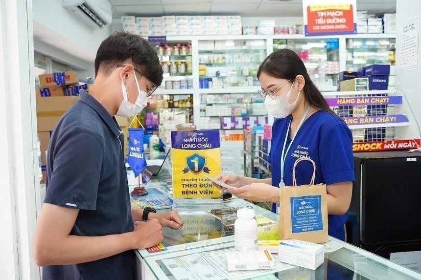 6 tháng đần năm 2023, doanh thu FPT Retail (FRT) tăng 7% lên 14.924 tỷ đồng,nhưng lỗ 198 tỷ đồng