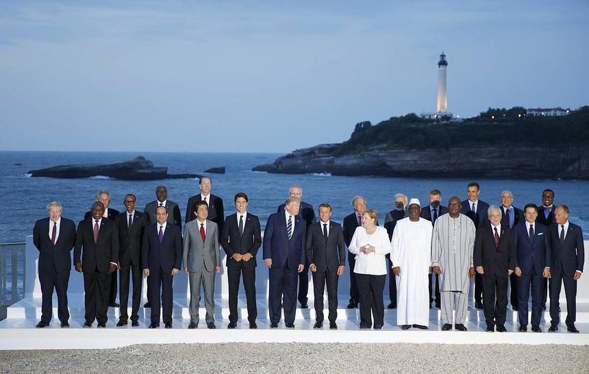 Các nhà lãnh đạo G7 kết thúc ngày làm việc thứ hai tại Hội nghị thượng đỉnh Biarritz. Ảnh: AP