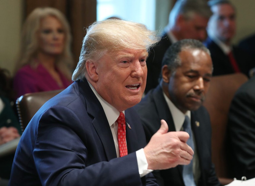 Tổng thống Mỹ Donald Trump trả lời phóng vấn tại cuộc họp tại Nhà Trắng ngày 19/11. Ảnh: Getty Images.