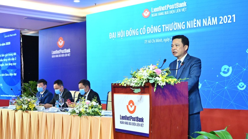 Ông Phạm Doãn Sơn, Phó chủ tịch thường trực HĐQT, Tổng giám đốc LienVietPostBank phát biểu tại ĐHCĐ 2021