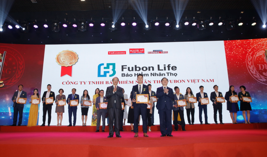 Fubon Life Việt Nam vào Top 100 sản phẩm dịch vụ Tin & Dùng lần thứ 8