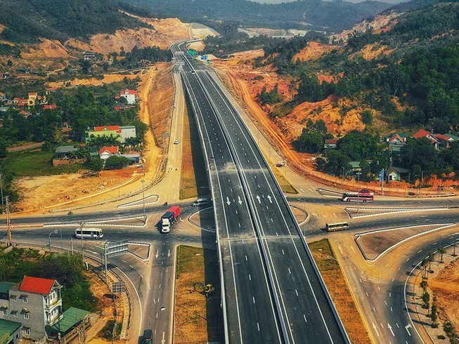 Một đoạn tuyến cao tốc Bắc - Nam qua Lạng Sơn.