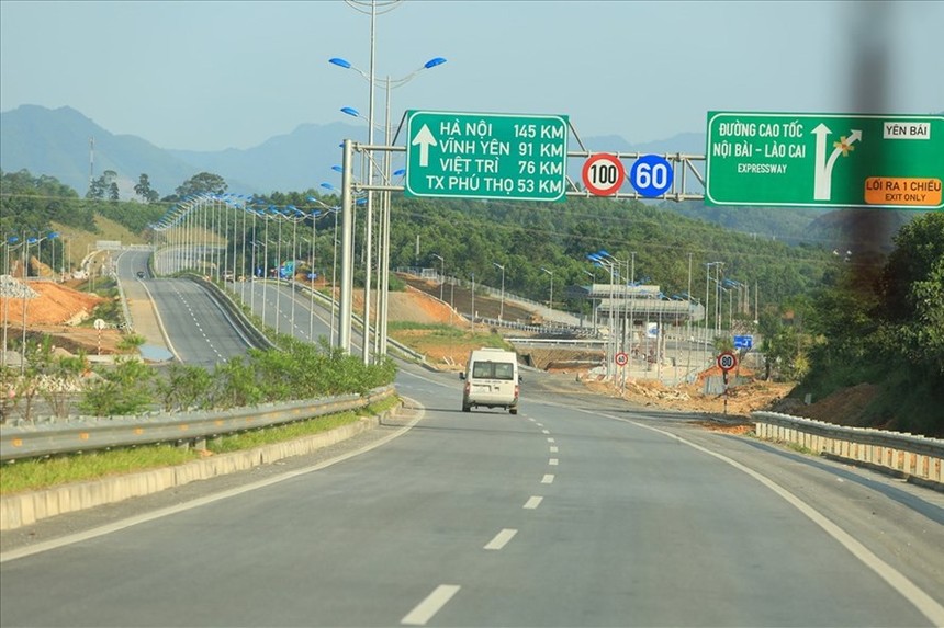 Một đoạn cao tốc Nội Bài - Lào Cai.