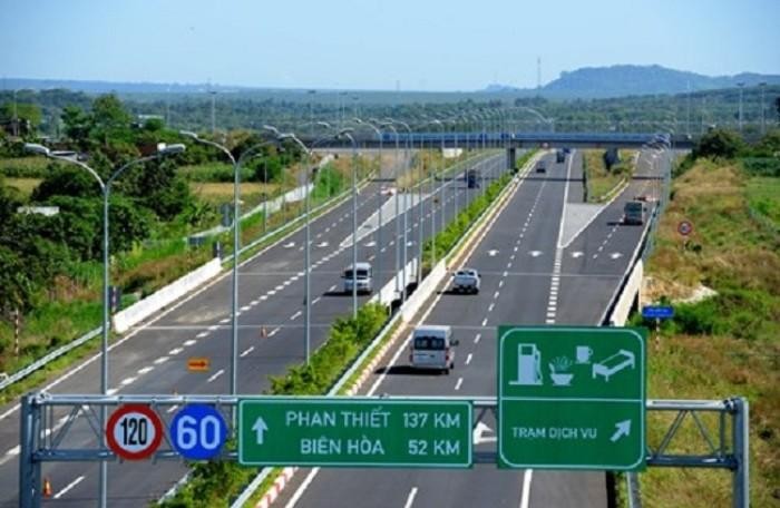 Tuyến cao tốc Tp.HCM – Long Thành – Dầu Giây, một trong 5 dự án đường cao tốc do VEC đầu tư, đưa vào khai thác từ tháng 2/2015.