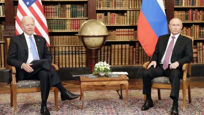 Tổng thống Mỹ Joe Biden gặp Tổng thống Nga Vladimir Putin tại Geneva vào ngày 16/6/2021. Ảnh: AFP