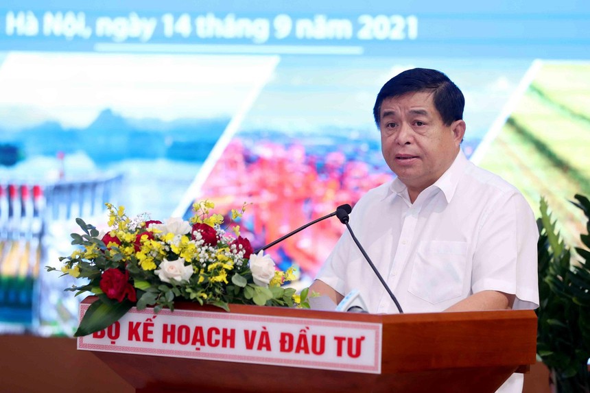 Bộ trưởng Bộ Kế hoạch và Đầu tư Nguyễn Chí Dũng đánh giá, bức tranh kinh tế vĩ mô cả năm 2021 phụ thuộc nhiều vào kết quả phòng chống dịch (Ảnh: Đức Trung)