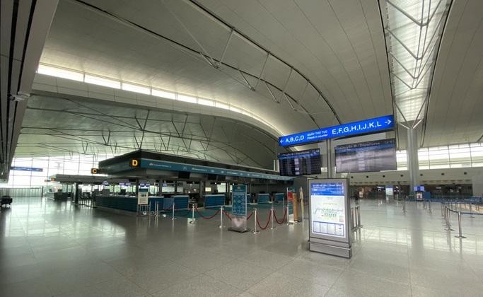 Cảnh vắng lặng tại sân bay Tân Sơn Nhất đã diễn ra suốt quý III/2021.