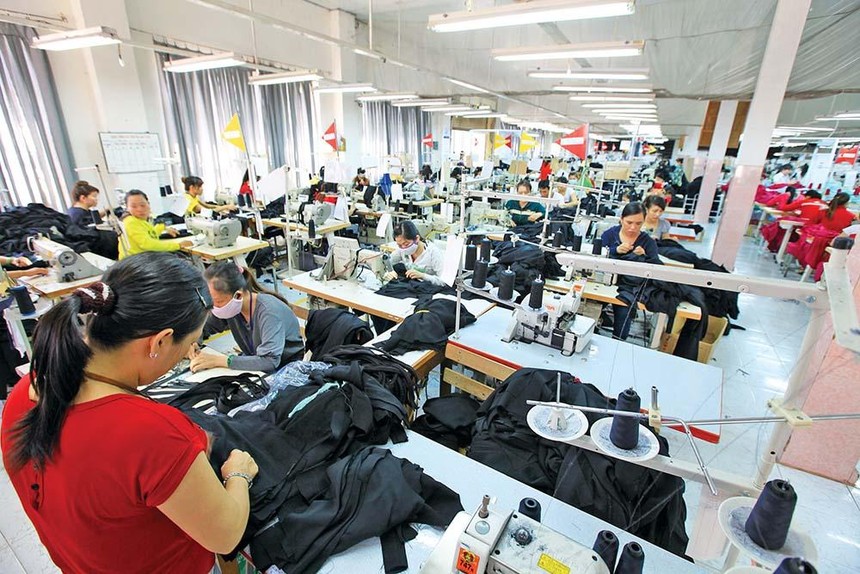 Người dân và doanh nghiệp luôn là trọng tâm trong chính sách phát triển của tỉnh Phú Yên. Trong ảnh: Dây chuyền sản xuất tại Công ty cổ phần An Hưng (Phú Yên)
