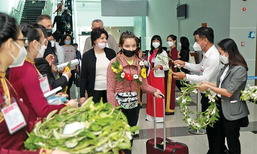 Những du khách quốc tế đến Việt Nam theo chương trình thí điểm “hộ chiếu vắc-xin”