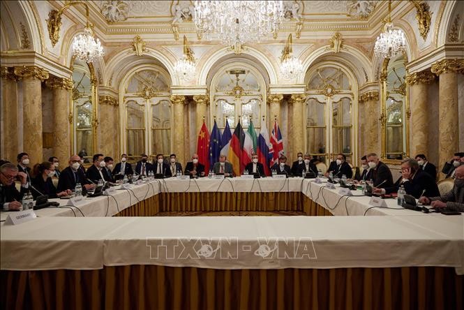 Quang cảnh vòng đàm phán nhằm khôi phục thỏa thuận hạt nhân Iran tại Vienna, Áo ngày 27/12/2021. Ảnh: AFP/TTXVN