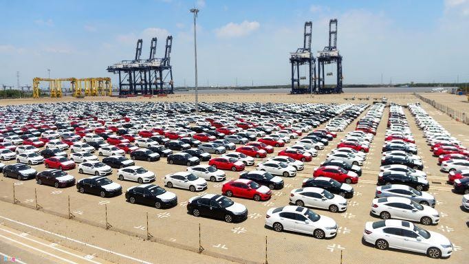 Việt Nam đã chi 3,66 tỷ USD để nhập khẩu hơn 160.000 ô tô nguyên chiếc trong năm 2021.